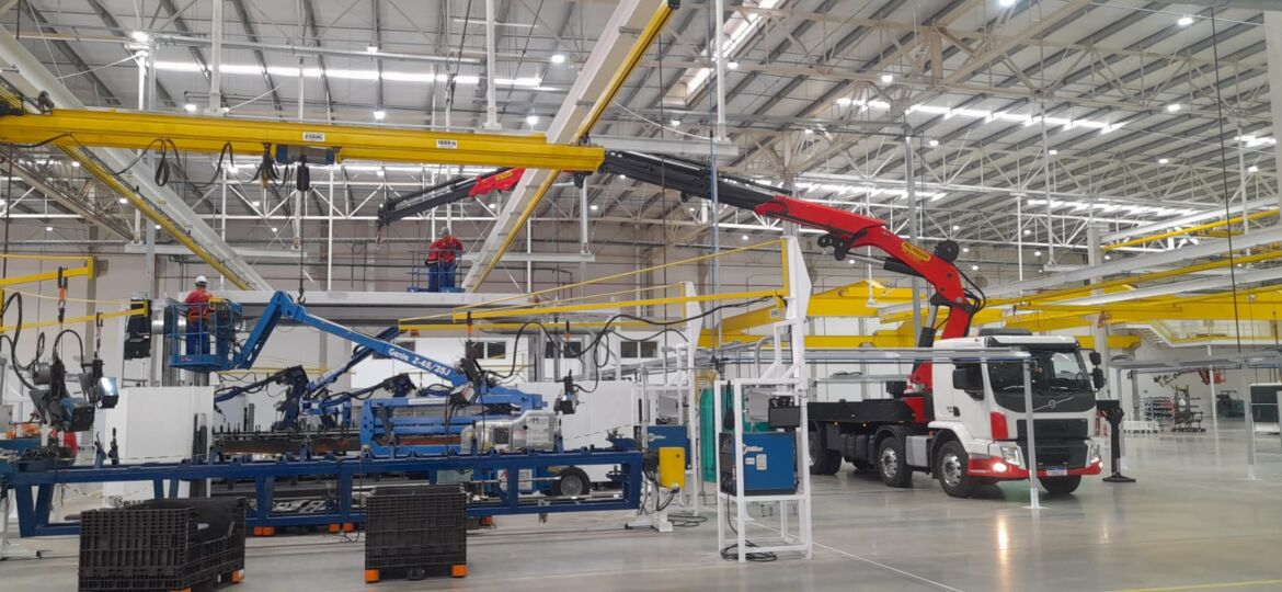 Montagem estrutural de máquinas em Jacto de Paulópolis/SP utilizando PK 61502 PERFORMANCE