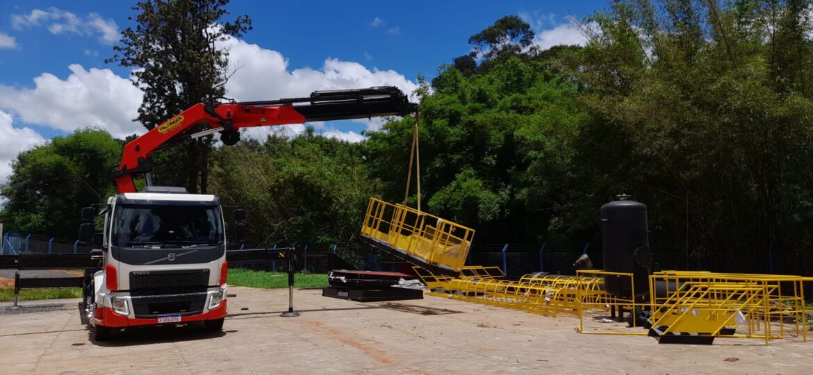 Montagem da estrutura de máquinas em BRF de Bastos/SP utilizando PK 42502 PERFORMANCE
