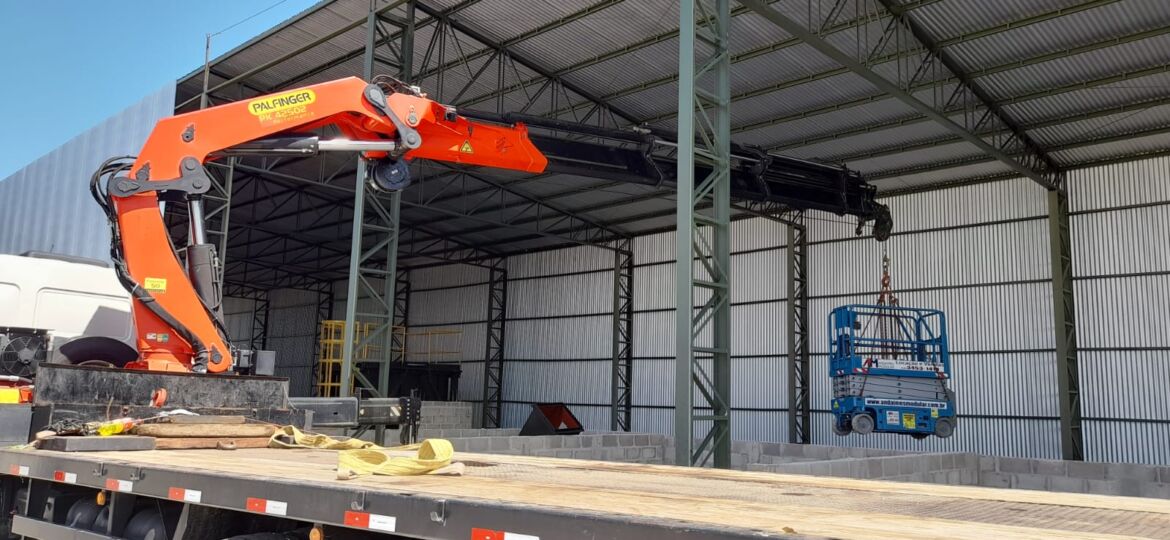 Içamento/Movimentação de Plataforma Elevatória Articulada (PTA) em BRF de Bastos/SP utilizando PK 42502 PERFORMANCE